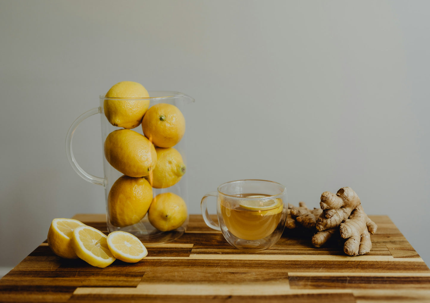 Lemons on a rustic wooden table — Mediterraneo gallery-wrapped canvas